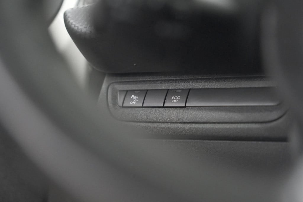 Peugeot 2008 puretech 130 allure | camera | apple carplay | parkeersensoren