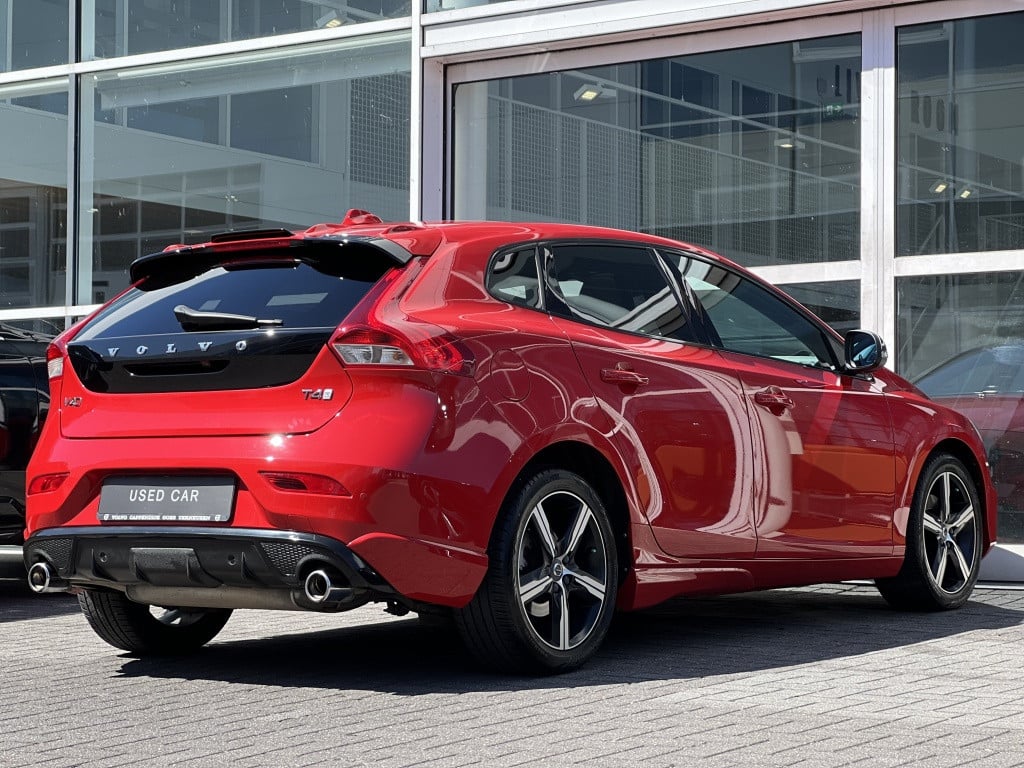 Volvo V40 t4 190pk r-design business| panodak| trekhaak| camera| leder