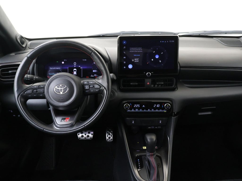 Toyota Yaris 1.5 hybrid 130 gr sport
