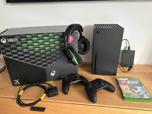 Xbox Series X Konsole - TOP Zustand Inkl. 2 Controller, 2TB SSID
