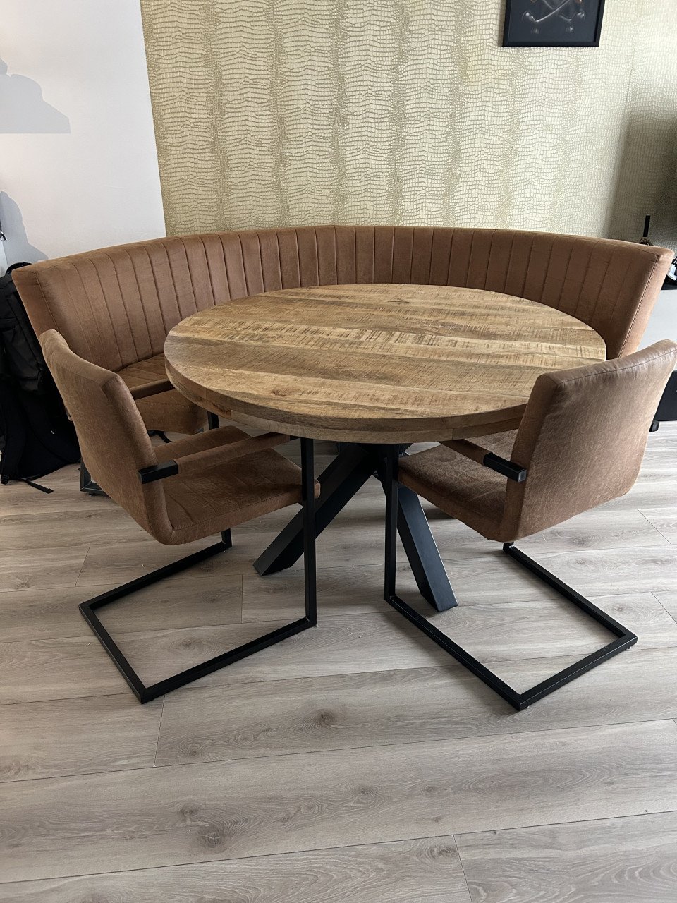 Mooie ronde eethoek hout/industrieel (HUUS)