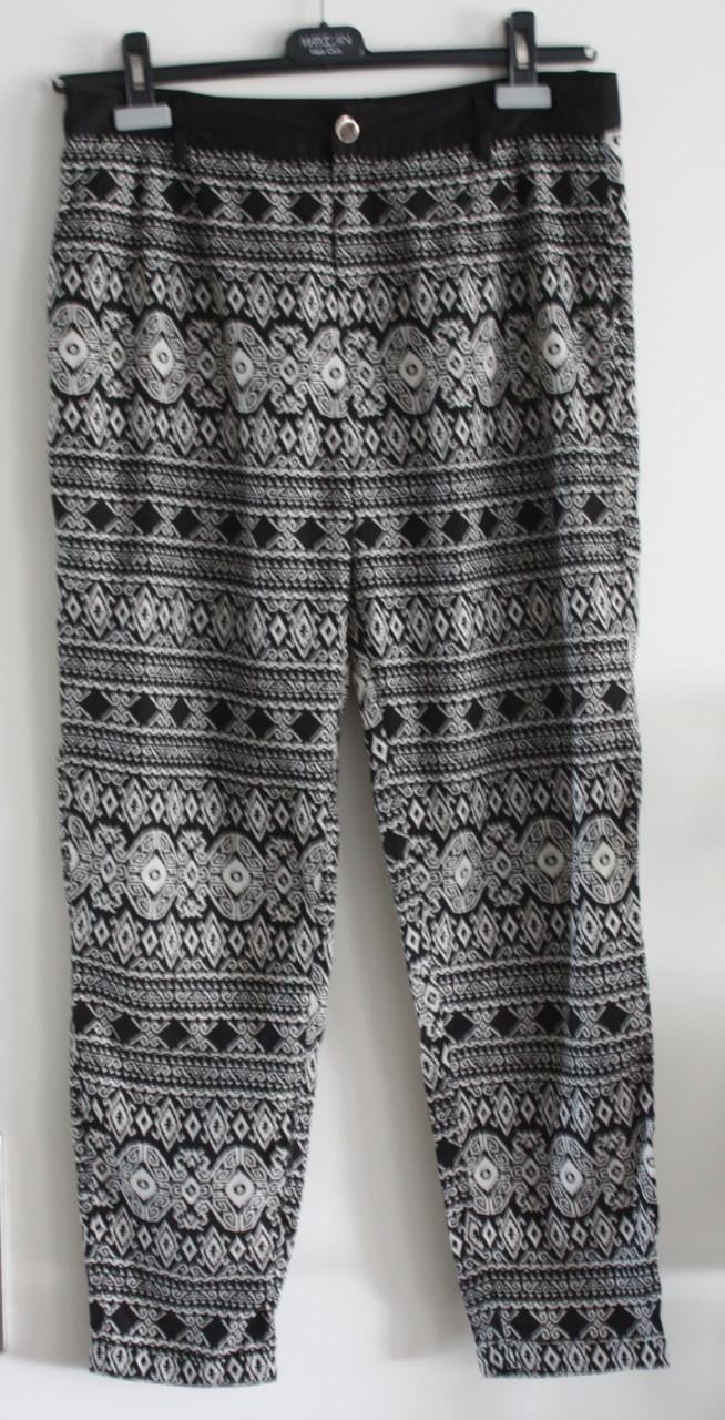 Zwart witte  broek maat 38