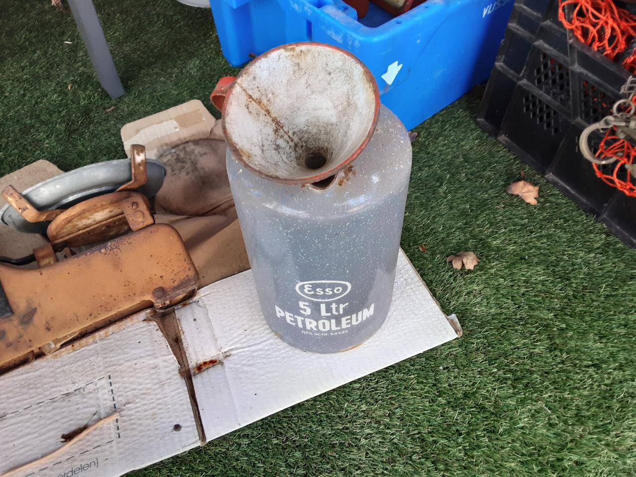 Hele oude petroleum bus