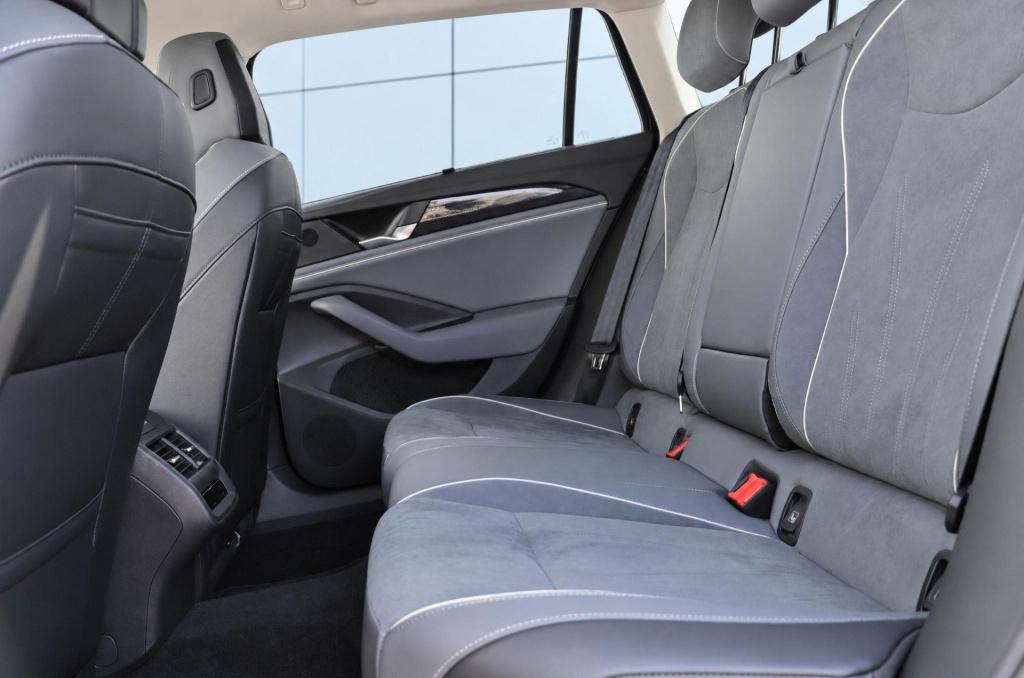 Volkswagen Passat variant 1.5 etsi elegance business 150pk dsg7