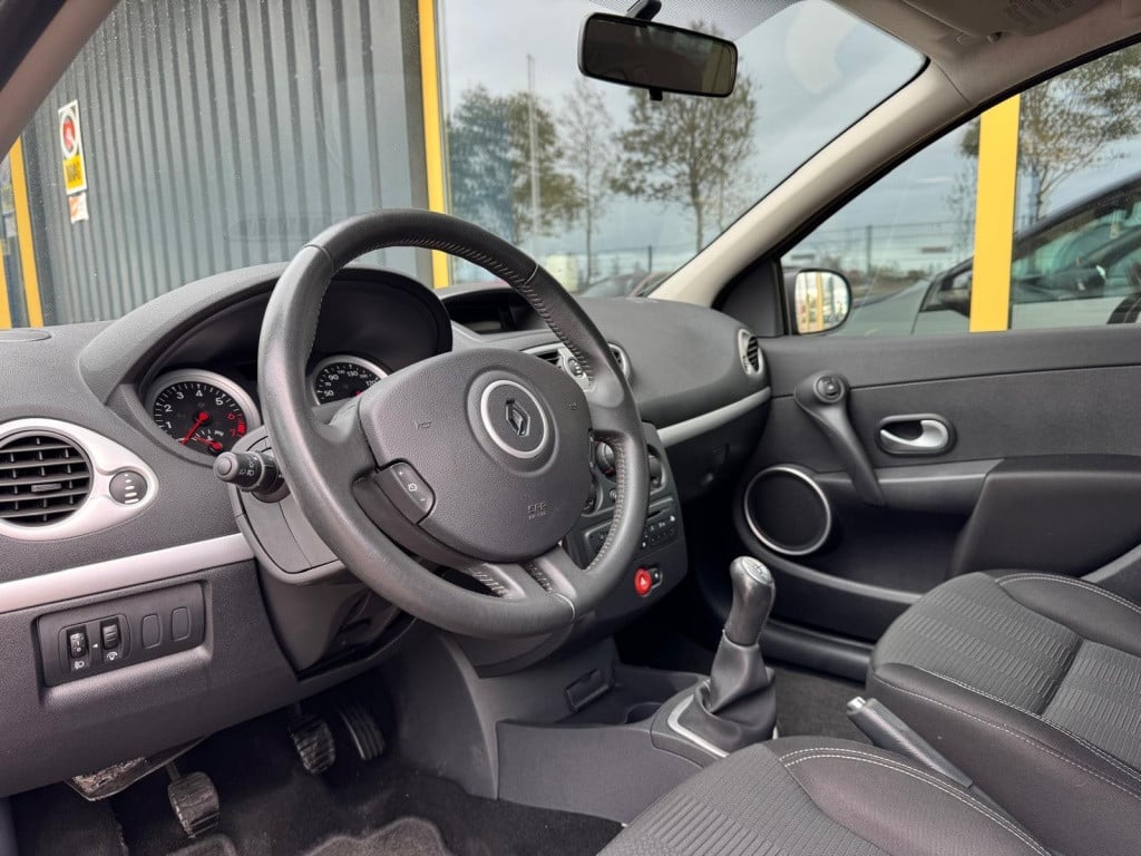 Renault Clio estate 1.2 tce collection