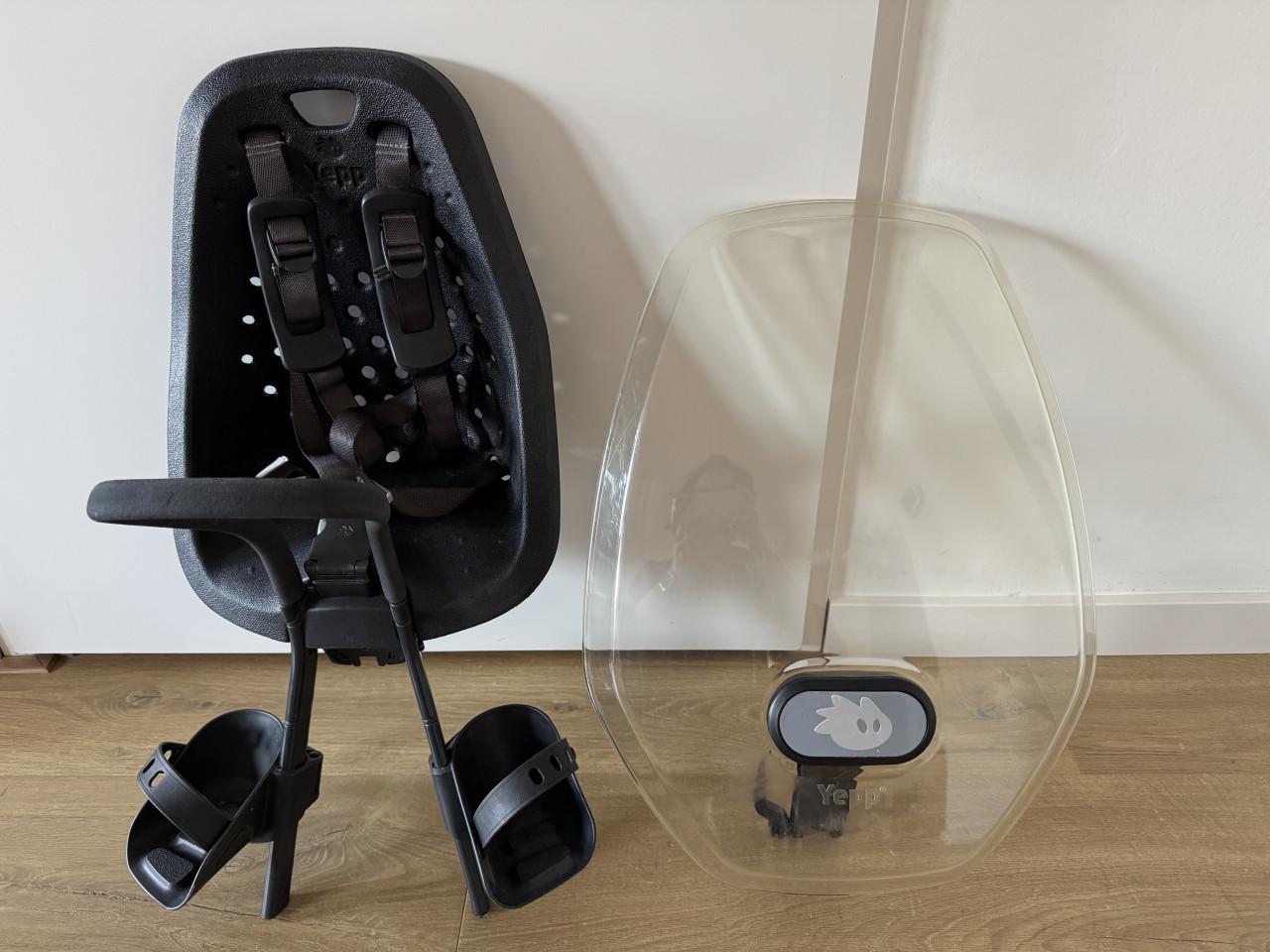 Erg mooi Yepp mini voorzitje, compleet.