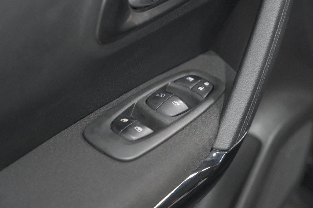 Renault Kadjar tce 130 edc intens | trekhaak | navigatie | parkeersensoren