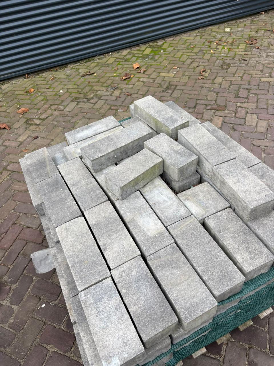Restpartij banenverband beton Amiata 8 cm dik