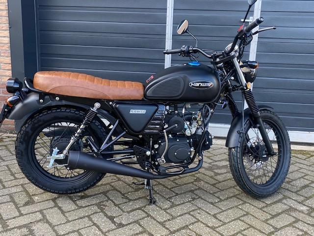 Unieke hanway raw 50 demo maar 1860 km caferacer euro 5 limited nu 1899 eu