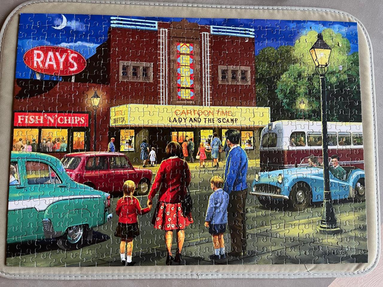 Falcon puzzel A trip to the movies