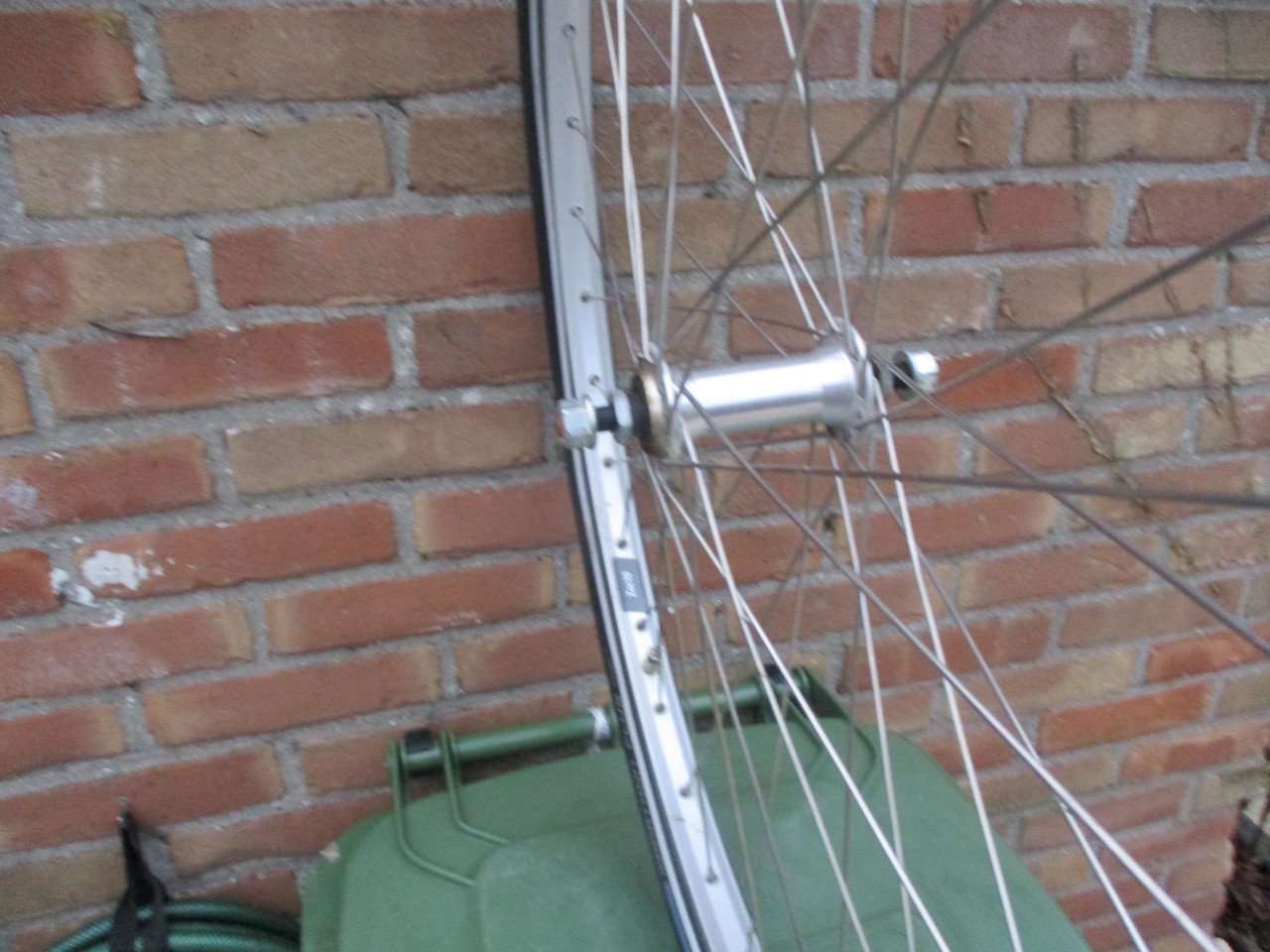 Zgan compleet 28 inch voorwiel fiets met zgan banden .