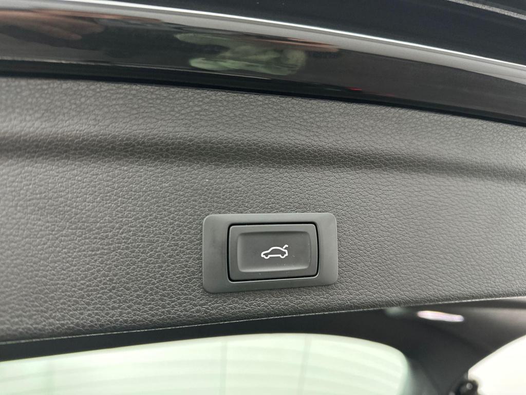 Audi Q3 sportback 45 tfsi e s-line pano camera acc lane