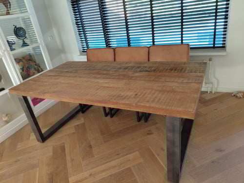 Mango eettafel