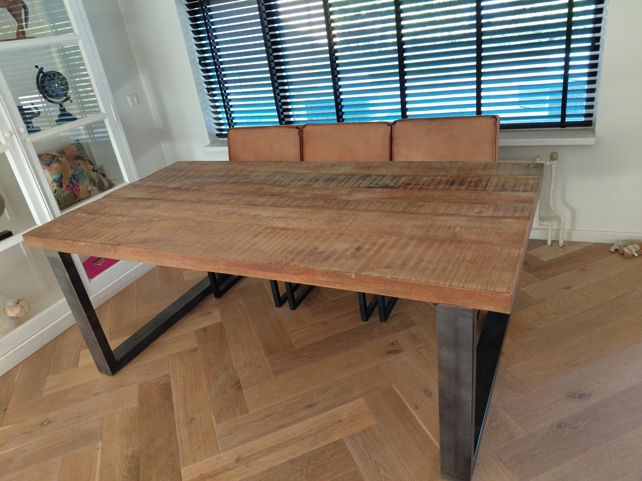 Mango eettafel