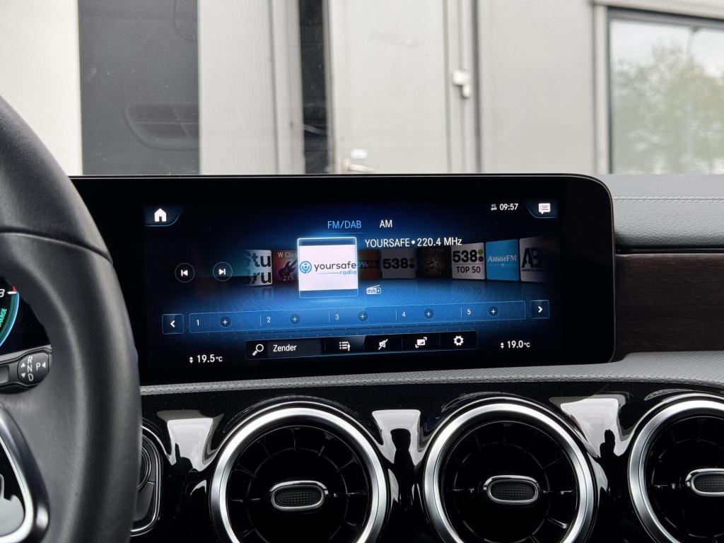 Mercedes-Benz Cla shooting brake 250 e luxury line soh 97% rijassistentiepa