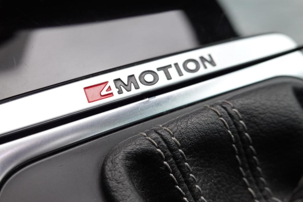 Volkswagen Golf 2.0 tsi r 4motion