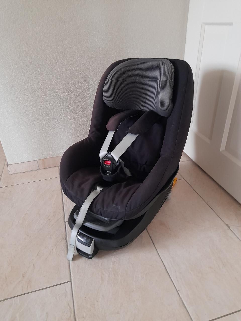 Maxi cosi Pearl met familyfix (isofix) in goede nette staat! 9 / 18 kg