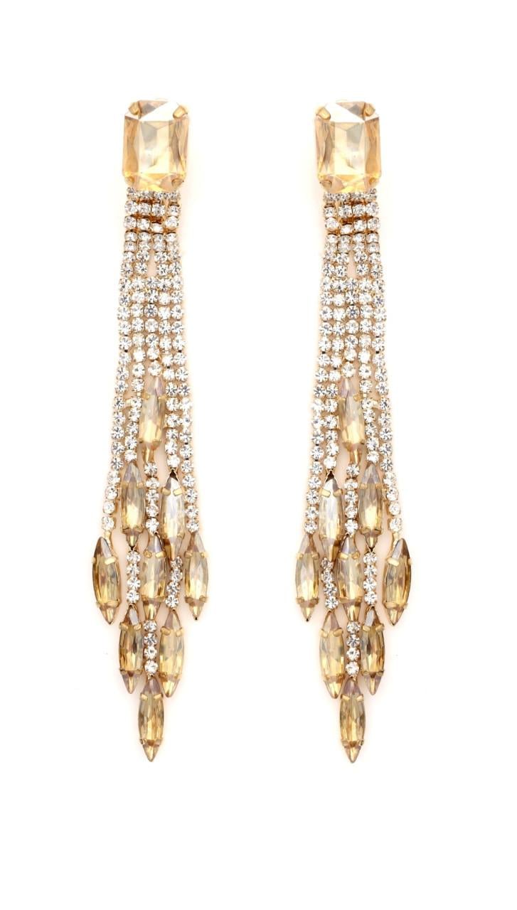 Oorclips met luxe uitstraling en een sprankelend effect