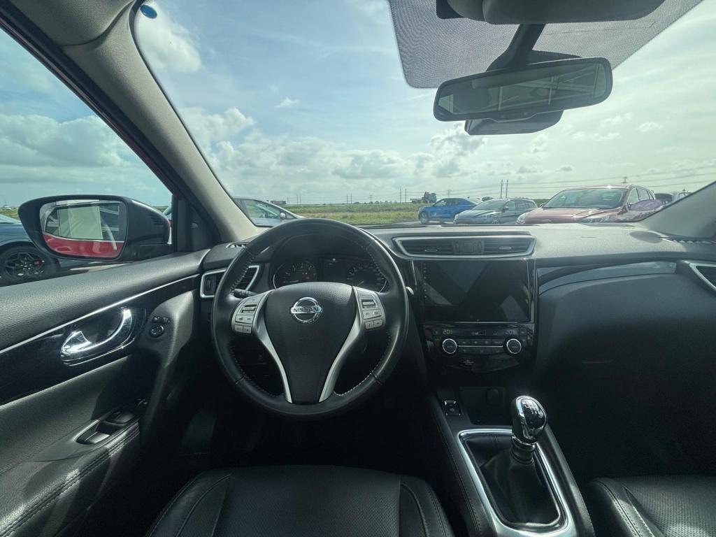Nissan Qashqai 1.6 tekna panoramadak | stoelverwaming | navigatie | cruisec