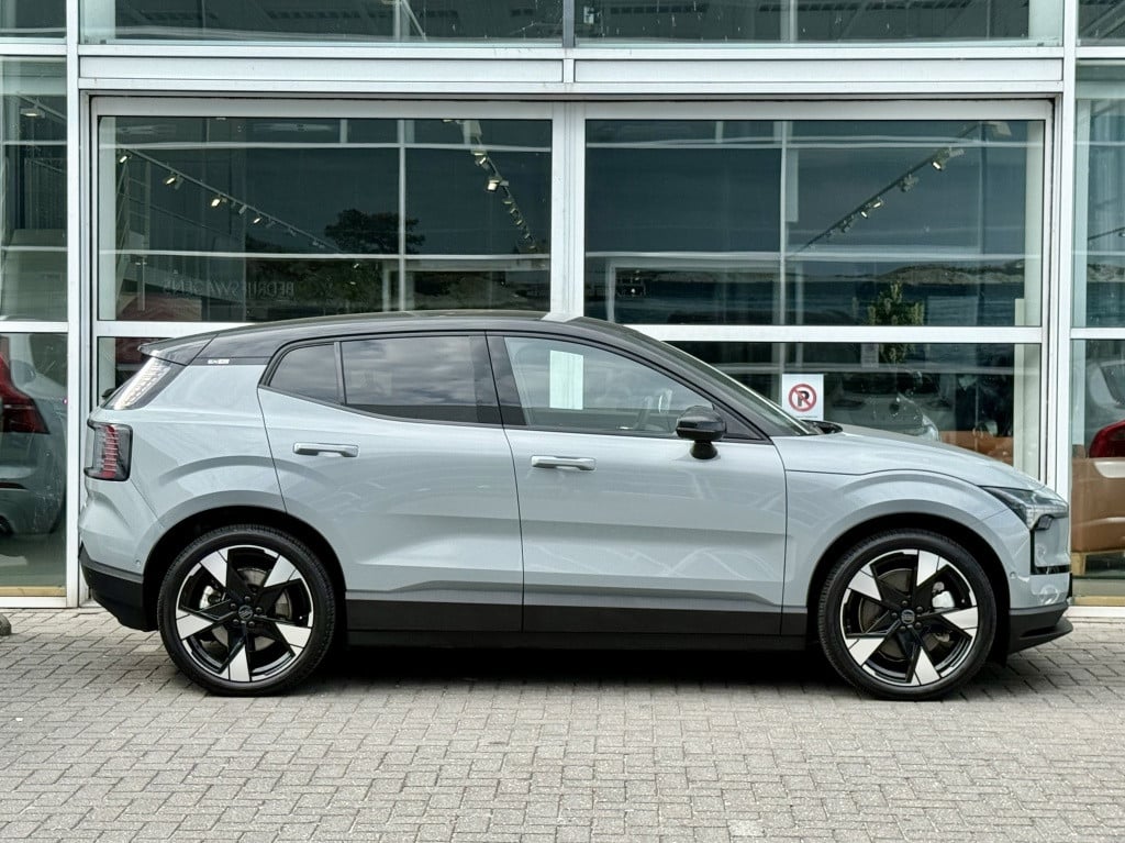 Volvo Ex30 performance ultra 428pk/69kwh| panodak| 360camera| adap.cruise