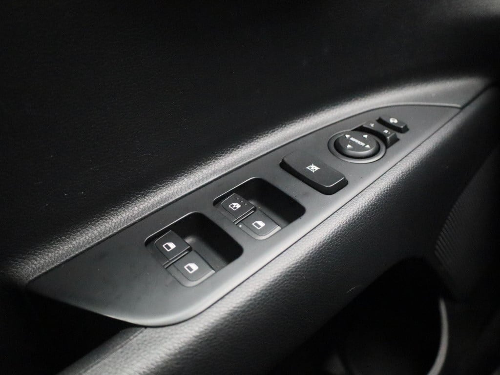 Kia Stonic 1.0 t-gdi mhev dynamicplusline | lmv | navigatie | parkeer senso