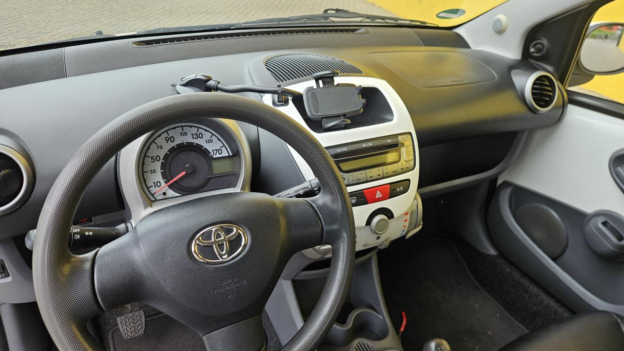 Zuinige TOYOTA AYGO 1.0 vvti Luxe X-cite White / 97.936 km !