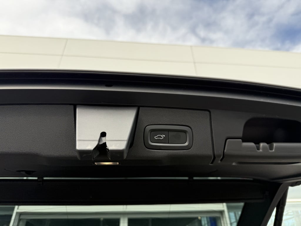 Volvo XC60 t5 255pk awd inscription| leder| stoel.verw| navi| getint glas