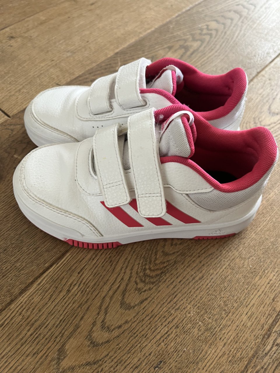 Gymschoenen / sneakers / zaalschoenen Adidas maat 32