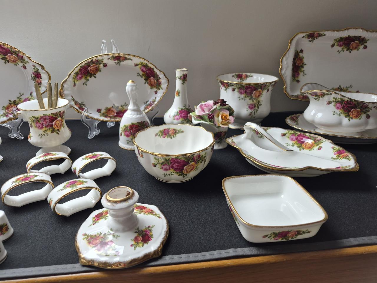 Royal Albert Old Countr Roses