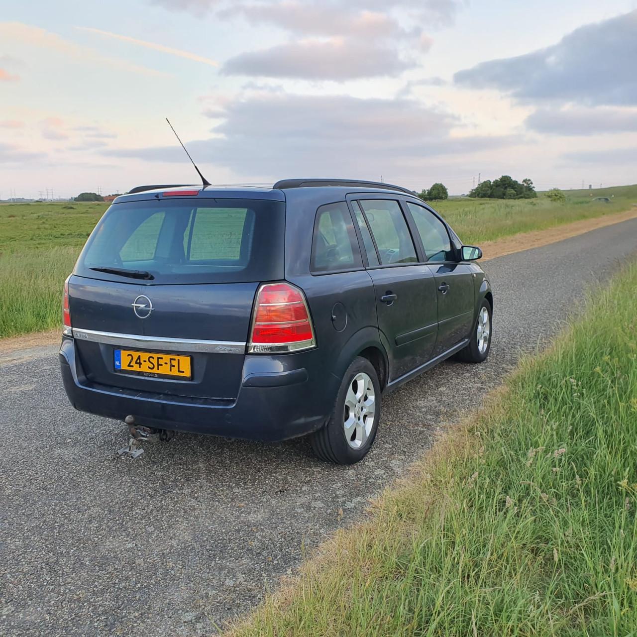 Opel Zafira 2.2 Enjoy (7 persoons) Clima/Cruise