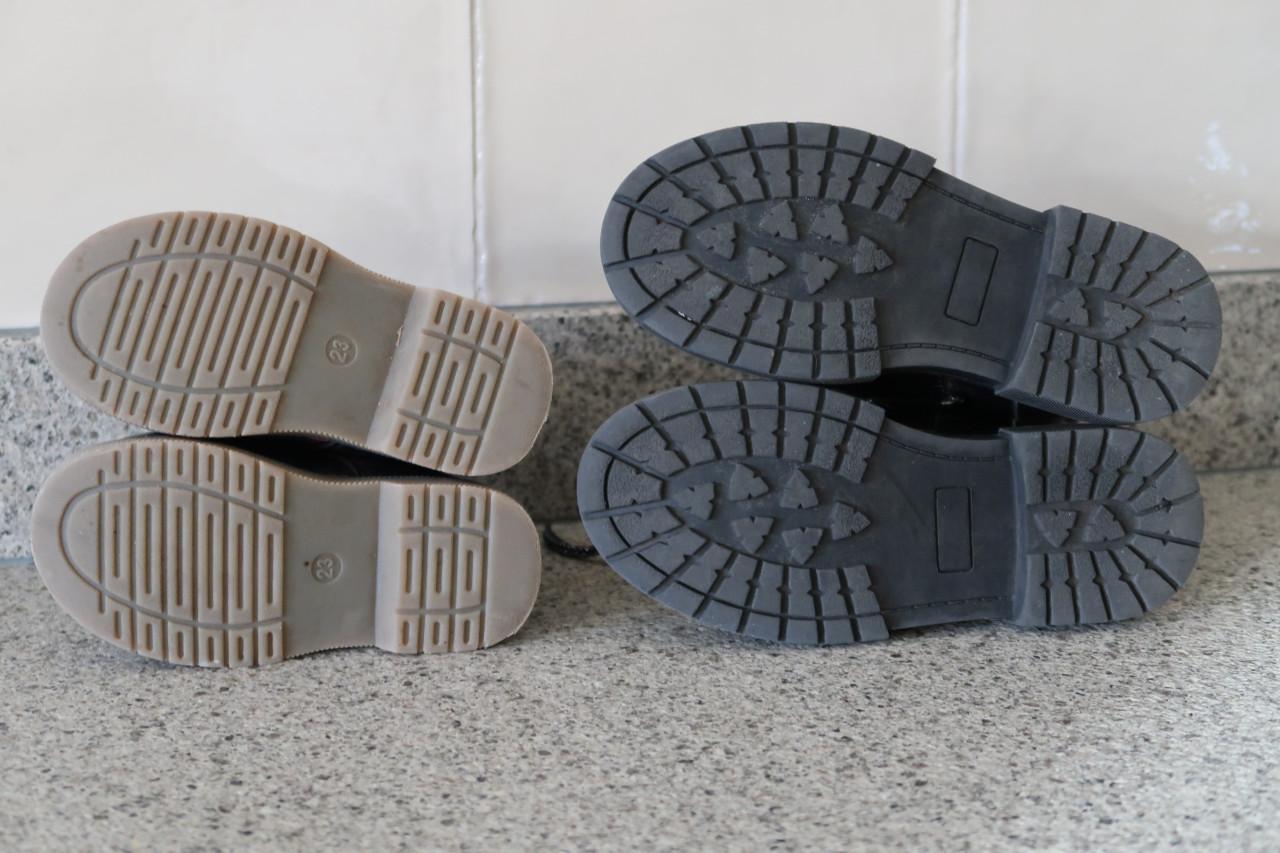 Meisjes boots/laarsjes 2 paar, 1X maat 23 en 1X maat 30 €3,00 per paar.