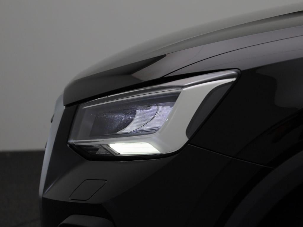 Audi Q2 35 tfsi pro line | panoramadak | stoelverwarming | leder | camera |