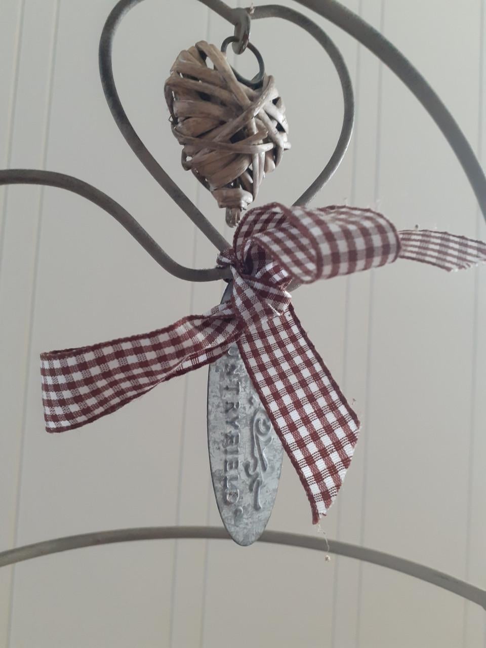 Etagere met 3 mandjes