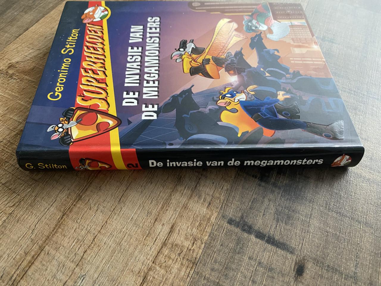 Geronimo Stilton superhelden boek.