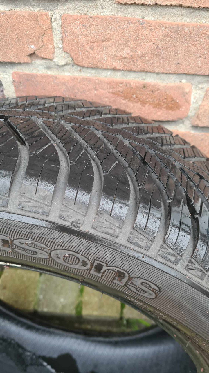 2X autobanden GOD YEAR  All Season- profiel 5 +-6mm-205X55 R16