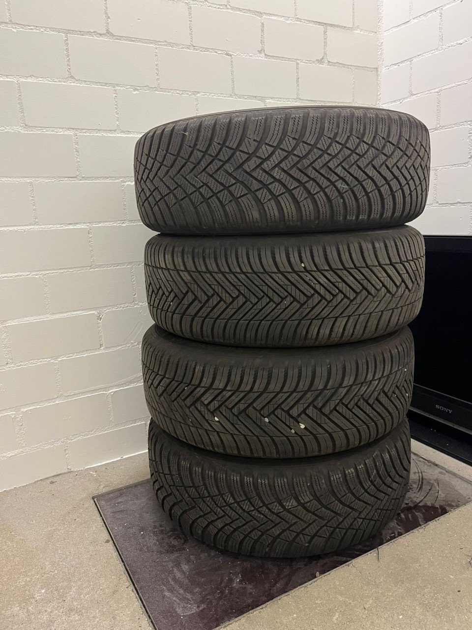 Velgen met banden merk momo 16inch