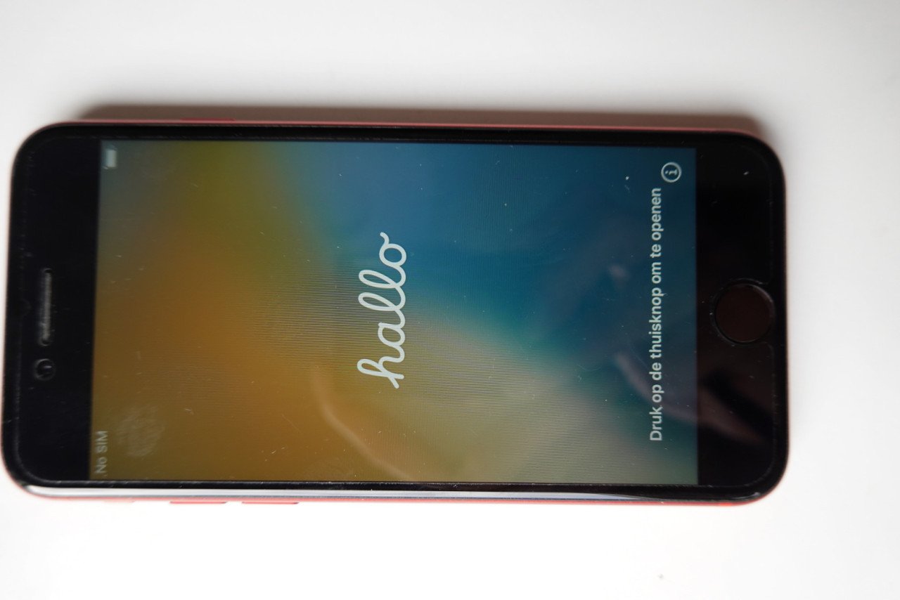 Iphone se rood 2020 64 GB