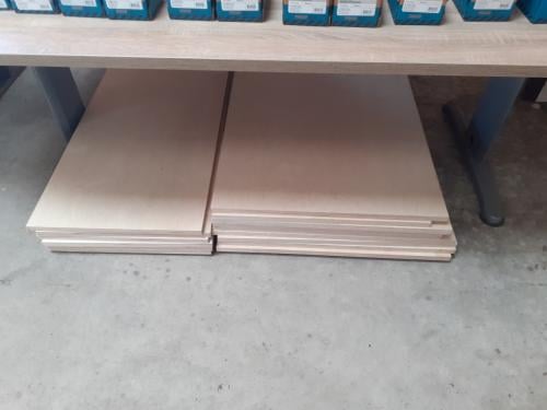 Berken meubelplaat 1290 x 670 x 20 v 20 euro ps