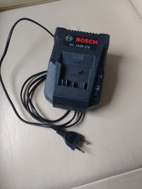 Bosch 18V acculader