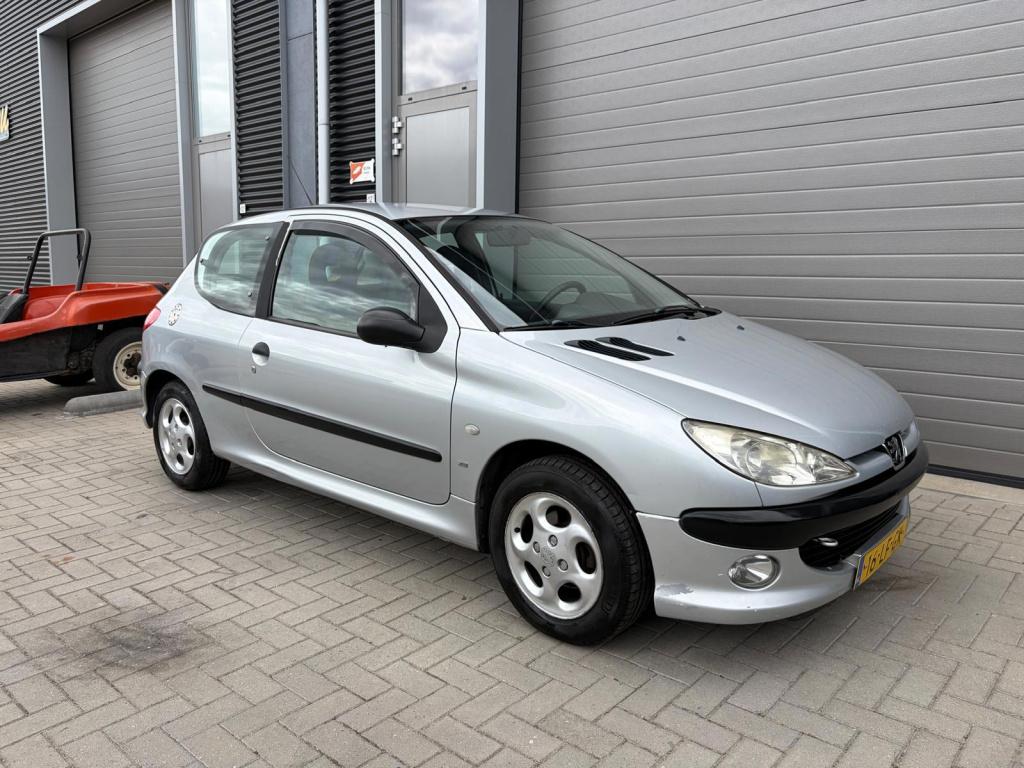Peugeot 206 1.4 xs/inruilkoopje/apk tot december 2026/beginnersauto/