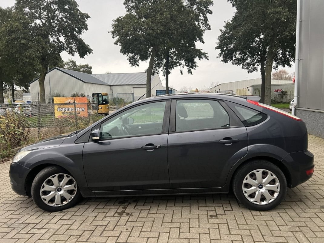 Ford Focus 2.0 Titanium/ AUTOMAAT / AIRCO / VOL JAAR APK \