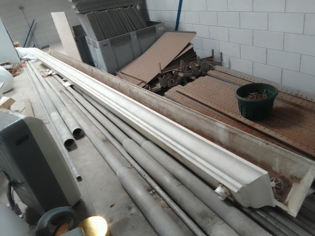 2× Polyester dakgoot