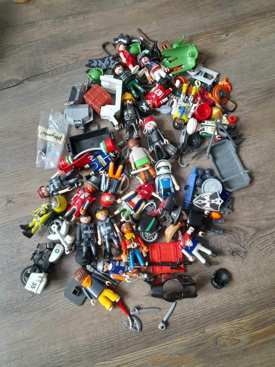 Playmobile verzameling te koop aangeboden