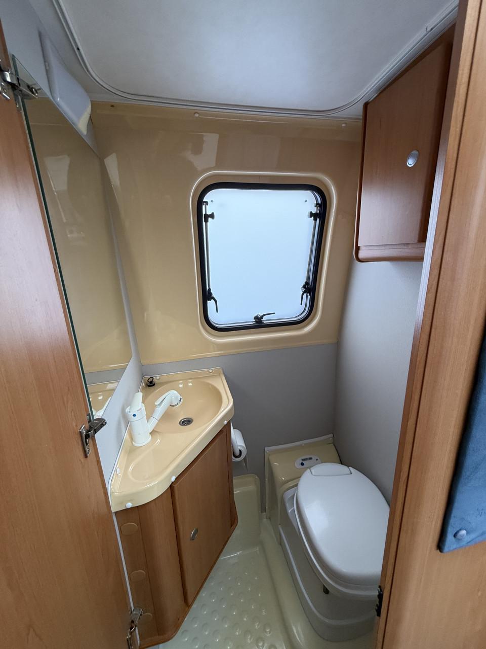 Rijk uitgeruste Globecar buscamper, Citroën 2.8 HDI 107 KW