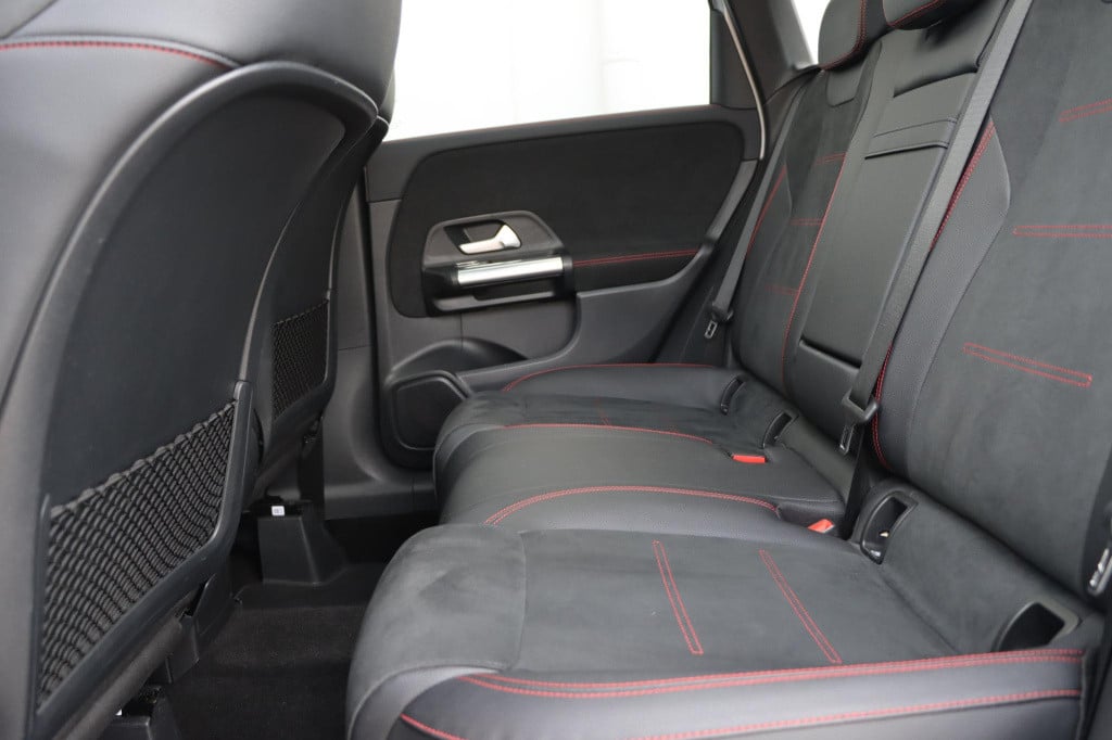 Mercedes-Benz B-Klasse 180 business solution amg