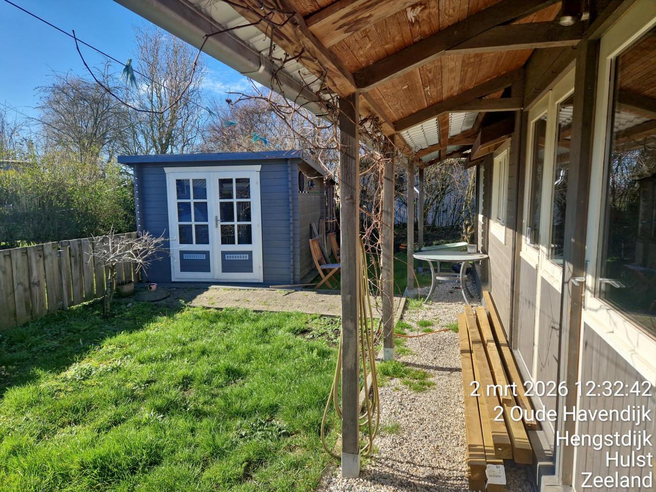 Instapklare stacaravan met staanplaats te koop in Hengstdijk zws vlaanderen