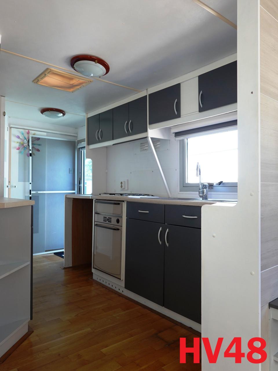 Betaalbare stacaravan met dubbel glas en 2 slaapkamers te koop