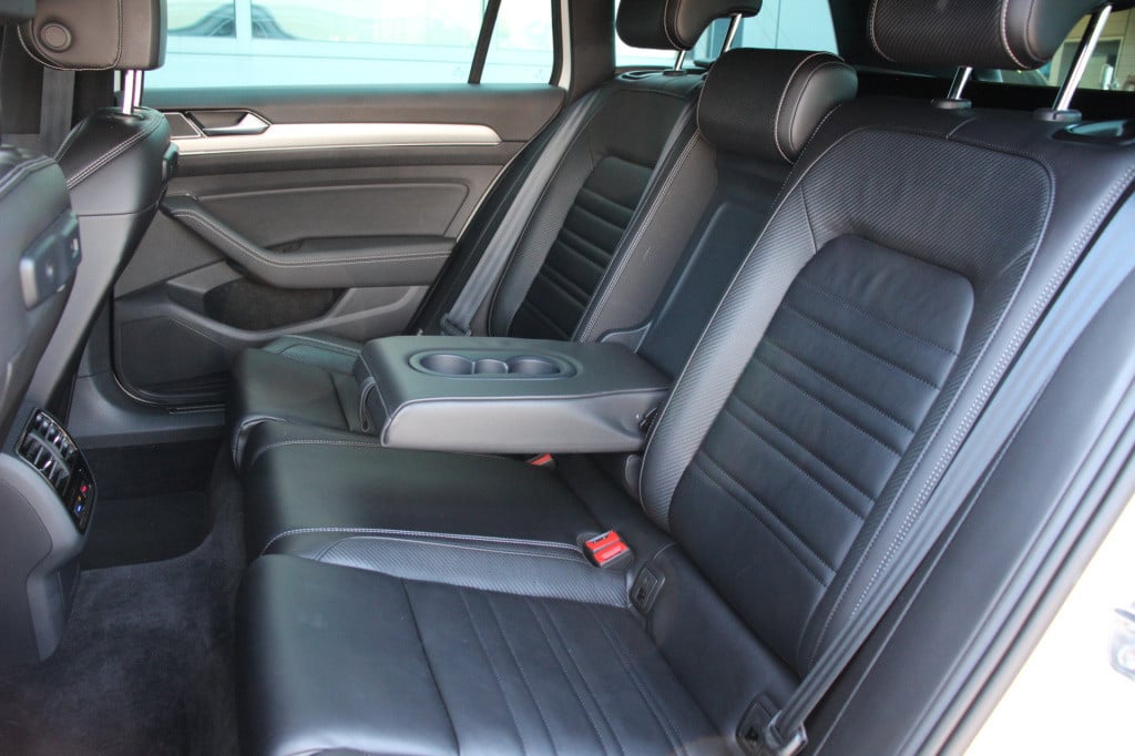 Volkswagen Passat variant 2.0 tsi 220pk highline r-line | dynauidio | acc |