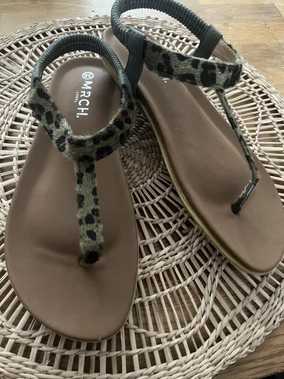 Partij nieuwe sandalen