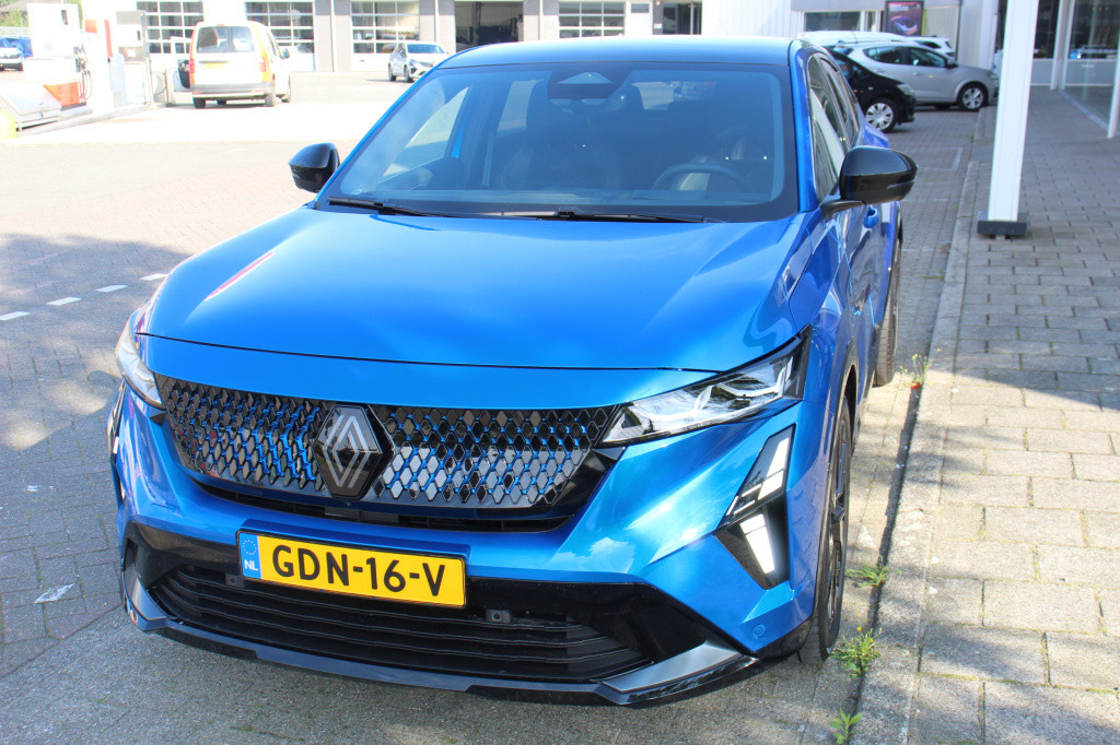 Renault Rafale e-tech hybrid 200 esprit alpine - demo - pack around vieuw  